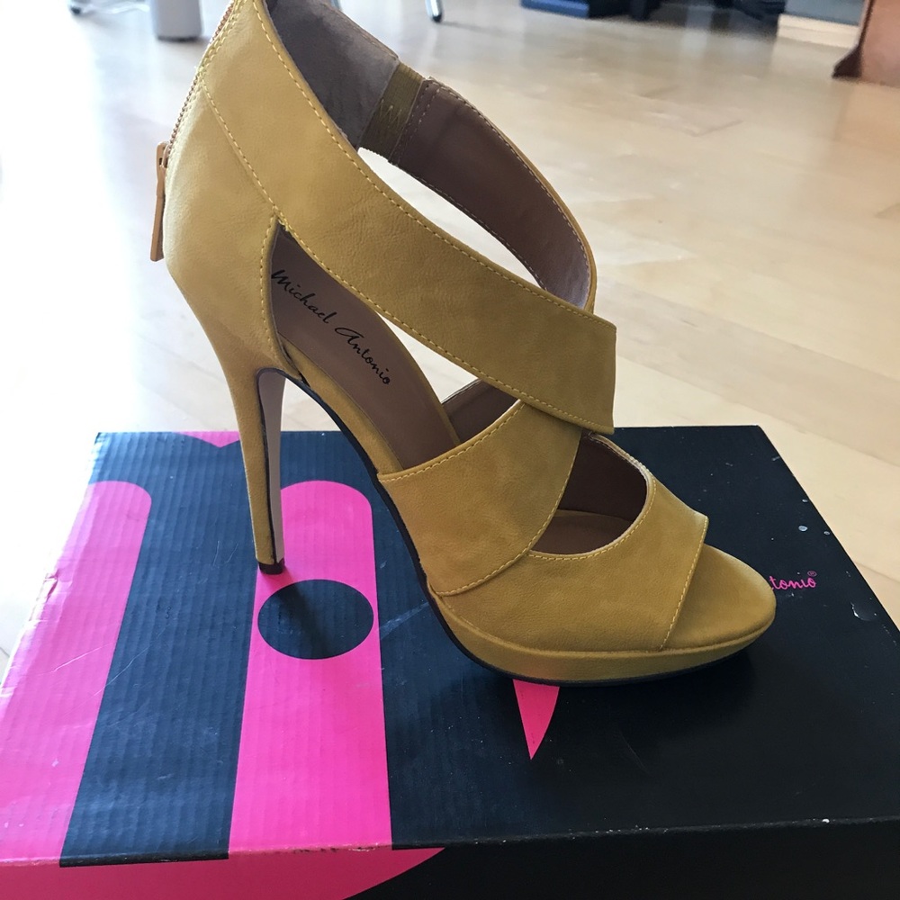 Michael Antonio women's stiletto